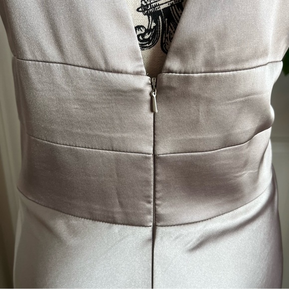 OC by OC Satin Sleeveless V-Neck Floor Length Gown Champagne Sz 12 - Picture 12 of 16